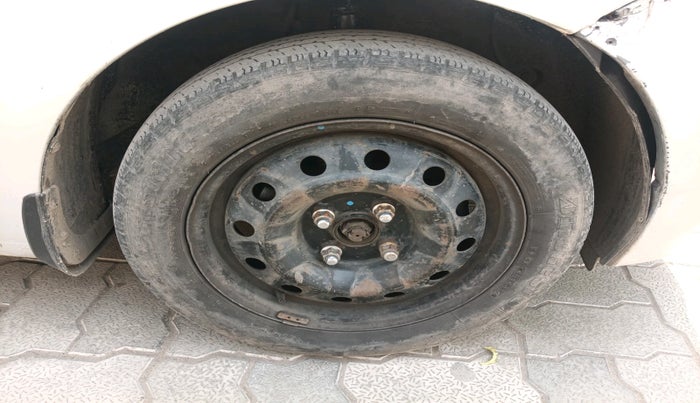 2016 Hyundai Xcent BASE 1.1, Diesel, Manual, 80,139 km, tyre