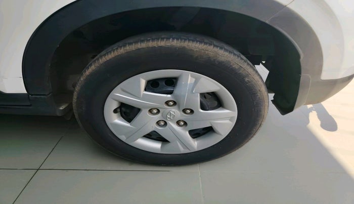 2021 Hyundai VENUE S+ 1.2, Petrol, Manual, 60,348 km, tyre