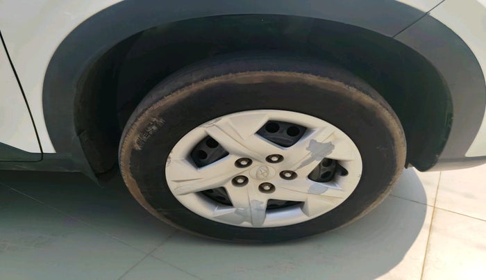 2021 Hyundai VENUE S+ 1.2, Petrol, Manual, 60,348 km, tyre