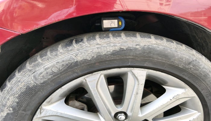 2015 Hyundai New Elantra 1.6 SX AT DIESEL, Diesel, Automatic, 1,54,361 km, tyre