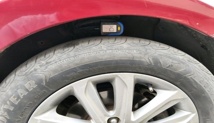 2015 Hyundai New Elantra 1.6 SX AT DIESEL, Diesel, Automatic, 1,54,361 km, tyre