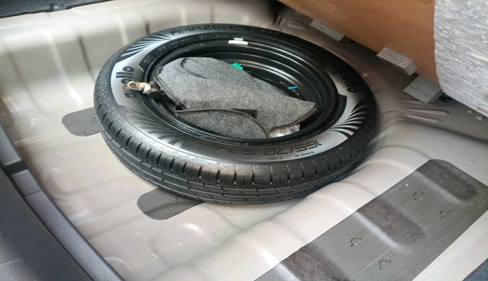 2021 Hyundai AURA SX 1.2, Petrol, Manual, 41,889 km, tyre