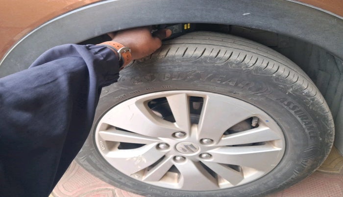 2015 Maruti S Cross ZETA 1.3, Diesel, Manual, 1,16,601 km, tyre