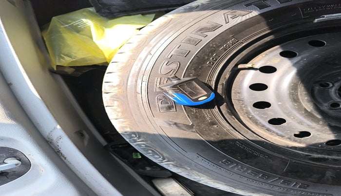 2021 Jeep Compass LIMITED (O) 2.0 DIESEL, Diesel, Manual, 1,70,957 km, tyre