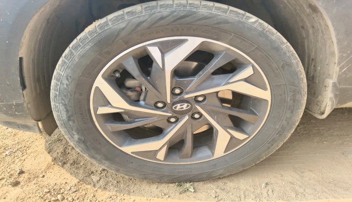 2022 Hyundai Creta SX (O) 1.5 DIESEL, Diesel, Manual, 1,14,198 km, tyre