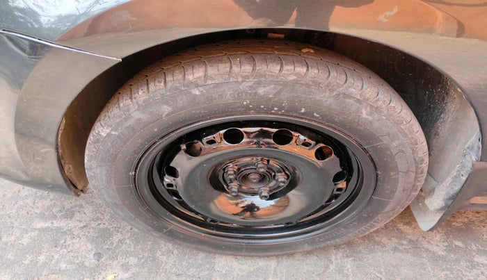 2019 Volkswagen Polo COMFORTLINE 1.0L MPI, Petrol, Manual, 83,565 km, tyre