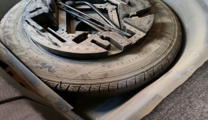 2019 Volkswagen Polo COMFORTLINE 1.0L MPI, Petrol, Manual, 83,565 km, tyre