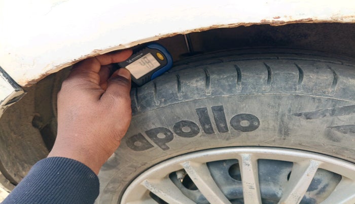 2013 Maruti Ritz VDI, Diesel, Manual, 8,40,745 km, tyre