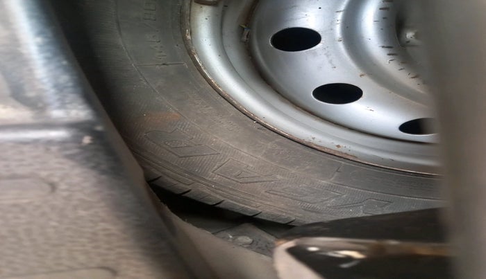 2014 Maruti Wagon R 1.0 LXI CNG, Petrol, Manual, 98,300 km, tyre