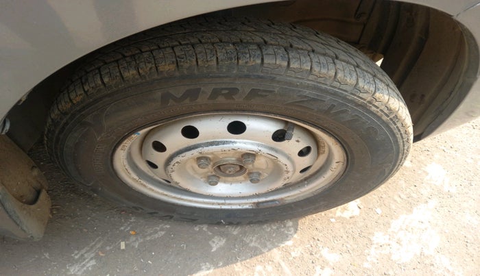 2014 Maruti Wagon R 1.0 LXI CNG, Petrol, Manual, 98,300 km, tyre