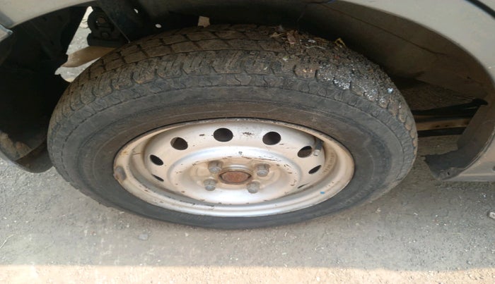 2014 Maruti Wagon R 1.0 LXI CNG, Petrol, Manual, 98,300 km, tyre