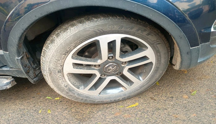 2017 Tata Hexa XTA 4X2 7 STR, Diesel, Automatic, 59,449 km, tyre