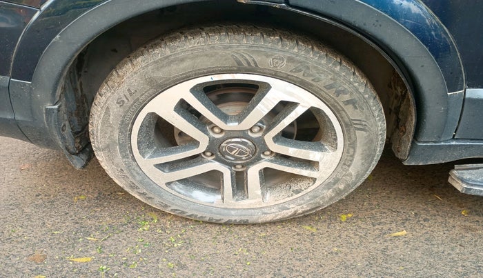 2017 Tata Hexa XTA 4X2 7 STR, Diesel, Automatic, 59,449 km, tyre