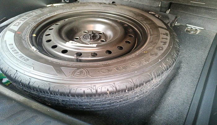 2019 Jeep Compass LIMITED PLUS DIESEL, Diesel, Manual, 1,31,488 km, tyre