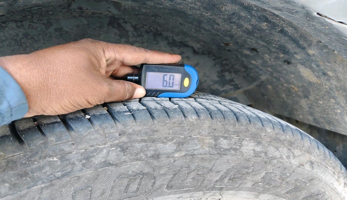 2014 Mahindra XUV500 W4, Diesel, Manual, 1,41,215 km, tyre