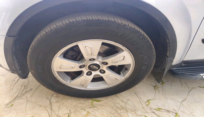 2014 Mahindra XUV500 W8, Diesel, Manual, 1,35,974 km, tyre
