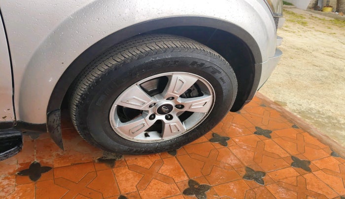 2014 Mahindra XUV500 W8, Diesel, Manual, 1,35,974 km, tyre