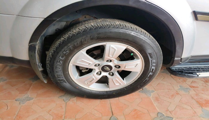 2014 Mahindra XUV500 W8, Diesel, Manual, 1,35,974 km, tyre