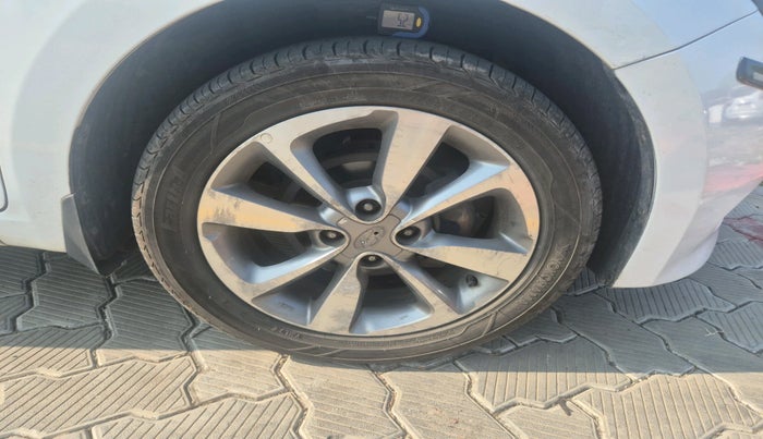 2016 Hyundai Elite i20 ASTA 1.2 (O), Petrol, Manual, 41,973 km, tyre