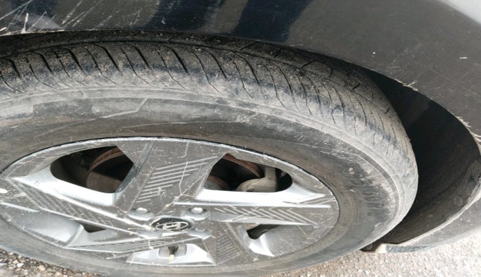 2021 Hyundai Verna SX 1.5 VTVT, Petrol, Manual, 1,41,715 km, tyre