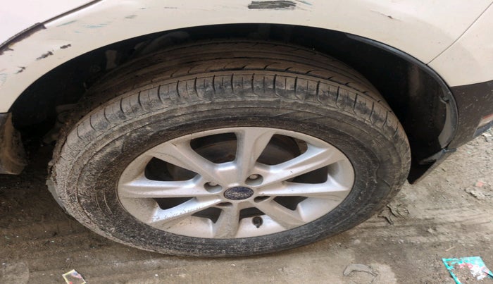 2019 Ford Ecosport TITANIUM 1.5L DIESEL, Diesel, Manual, 2,13,283 km, tyre