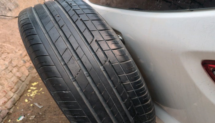 2019 Ford Ecosport TITANIUM 1.5L DIESEL, Diesel, Manual, 2,13,283 km, tyre