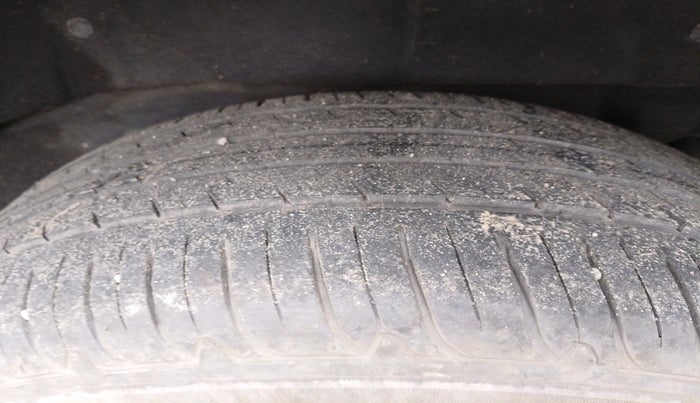 2023 MG GLOSTER SAVVY 2.0 TURBO 7 STR 2WD, Diesel, Automatic, 29,904 km, tyre