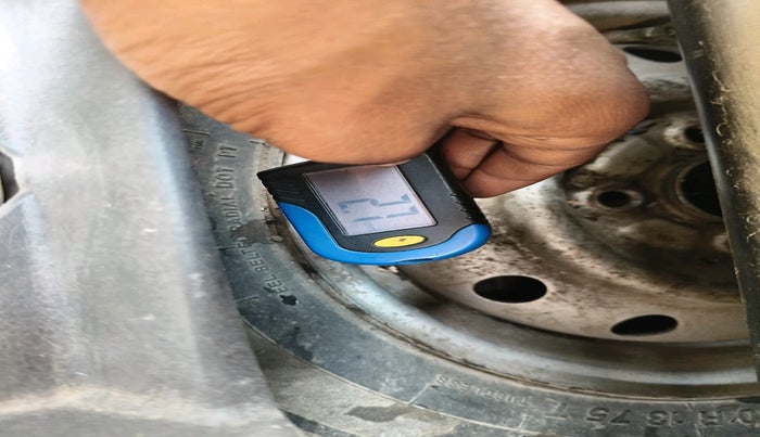 2011 Maruti Wagon R 1.0 LXI CNG, Petrol, Manual, 1,38,274 km, tyre