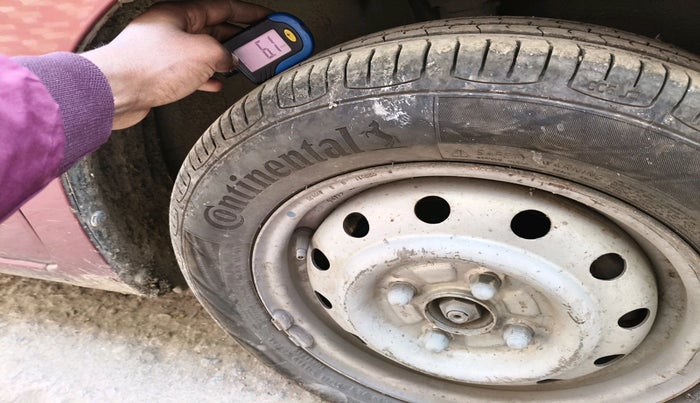 2011 Maruti Wagon R 1.0 LXI CNG, Petrol, Manual, 1,38,274 km, tyre