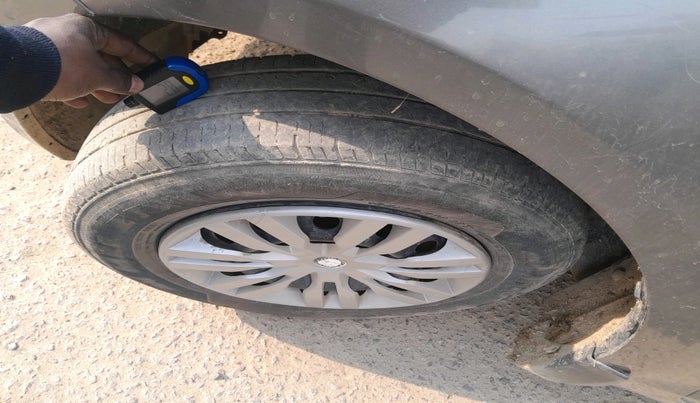 2013 Maruti Swift VXI, Petrol, Manual, 1,12,756 km, tyre