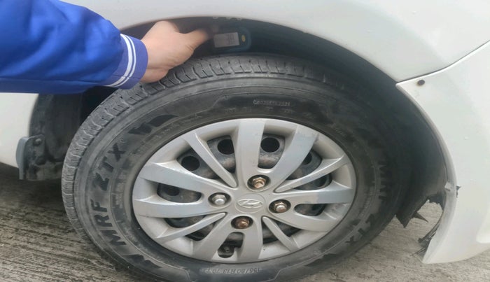 2016 Hyundai i10 SPORTZ 1.1, Petrol, Manual, 96,313 km, tyre