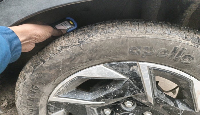 2024 KIA SONET HTK (O) 1.2 Petrol MT, Petrol, Manual, 15,117 km, tyre