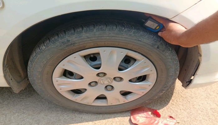 2017 Honda Brio S MT, Petrol, Manual, 1,13,191 km, tyre