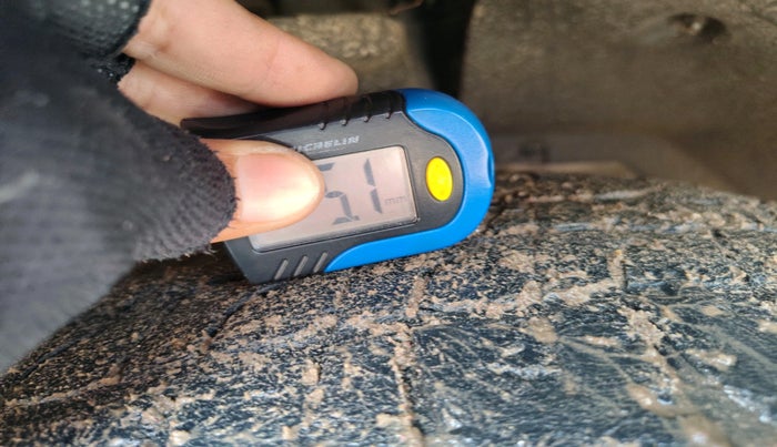 2015 Mahindra XUV500 W8, Diesel, Manual, 2,17,942 km, tyre