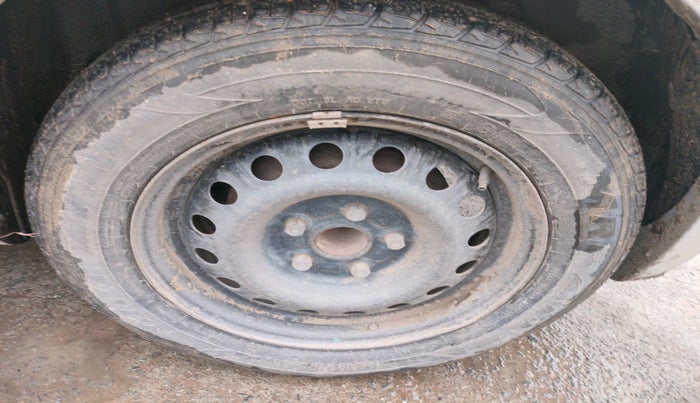 2012 Maruti Ertiga VDI, Diesel, Manual, 1,03,134 km, tyre