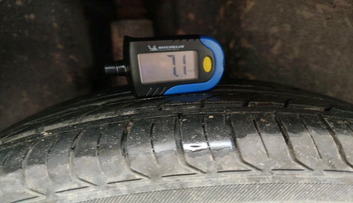 2013 Volkswagen Vento HIGHLINE 1.6 MPI, Petrol, Manual, 76,525 km, tyre