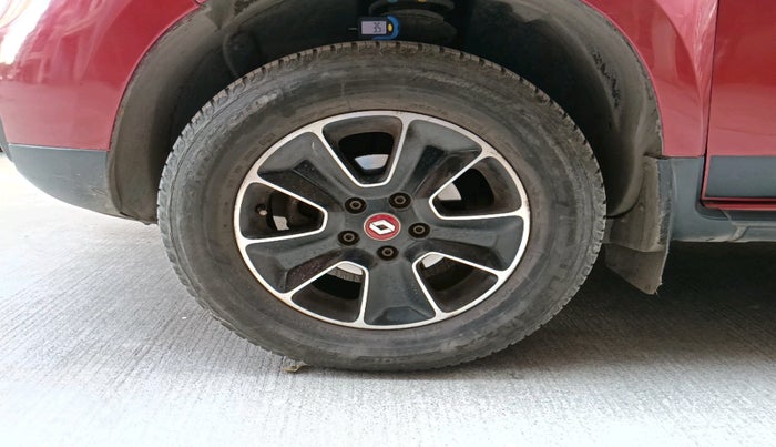 2017 Renault Duster RXS CVT, Petrol, Automatic, 91,774 km, tyre