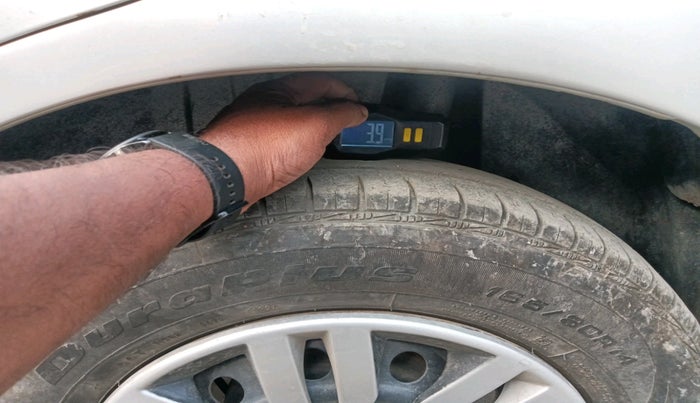 2019 Maruti Dzire VDI, Diesel, Manual, 1,29,297 km, tyre