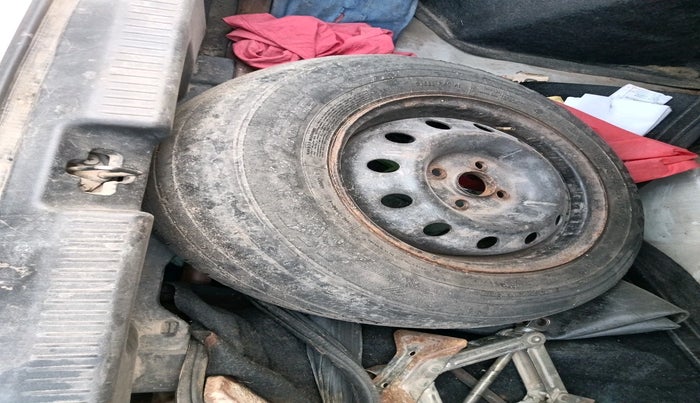 2019 Maruti Dzire VDI, Diesel, Manual, 1,29,297 km, tyre