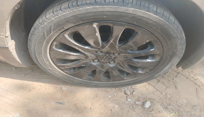 2017 Maruti Baleno ZETA DIESEL 1.3, Diesel, Manual, 1,01,627 km, tyre