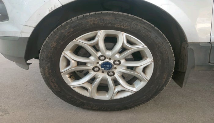 2015 Ford Ecosport TITANIUM 1.5L DIESEL, Diesel, Manual, 1,00,983 km, tyre