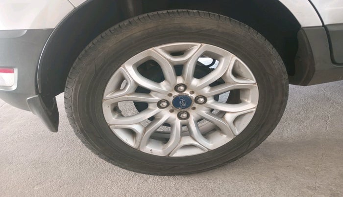 2015 Ford Ecosport TITANIUM 1.5L DIESEL, Diesel, Manual, 1,00,983 km, tyre