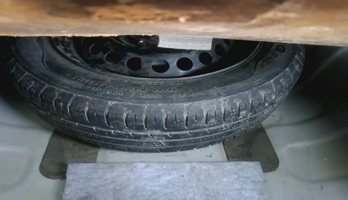 2016 Hyundai Xcent S 1.2, CNG, Manual, 80,500 km, tyre