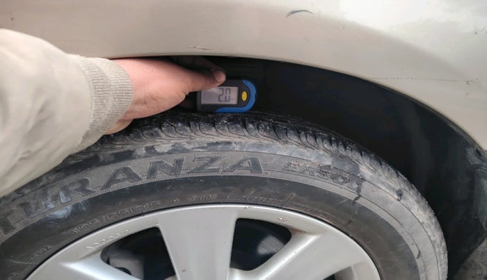 2011 Toyota Corolla Altis G PETROL, Petrol, Manual, 1,19,916 km, tyre