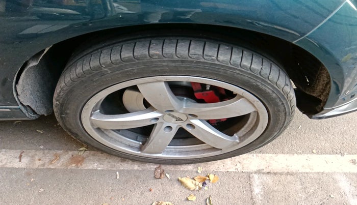 2011 Audi Q7 3.0 TDI QUATTRO, Diesel, Automatic, 1,06,549 km, tyre