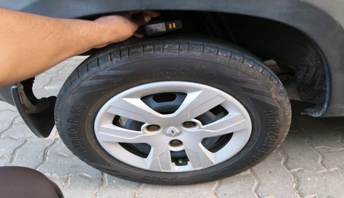 2016 Renault Kwid RXT 0.8, Petrol, Manual, 1,16,875 km, tyre