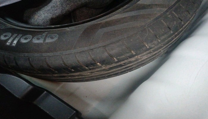 2021 Hyundai VENUE SX 1.0 TURBO, Petrol, Manual, 39,551 km, tyre