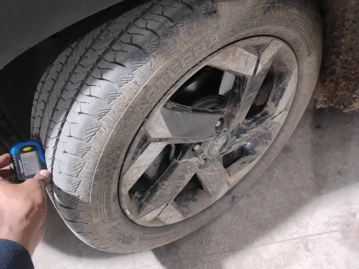 2021 Hyundai ALCAZAR 1.5 SIGNATURE (O) AT 6STR, Diesel, Automatic, 1,20,212 km, tyre