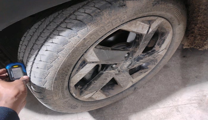 2021 Hyundai ALCAZAR 1.5 SIGNATURE (O) AT 6STR, Diesel, Automatic, 1,20,212 km, tyre