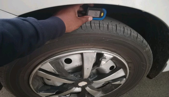 2020 Maruti Swift LXI, Petrol, Manual, 82,472 km, tyre